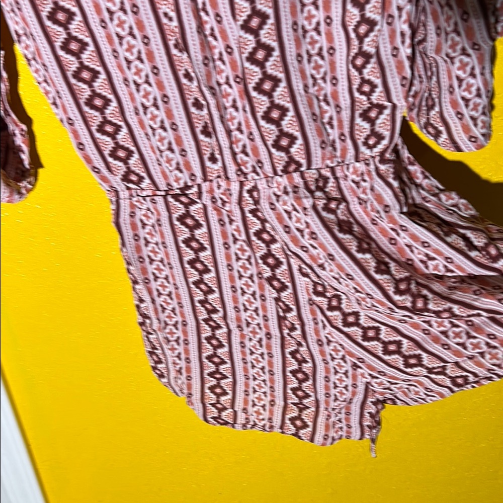 Chic Patterned Wrap Romper - Picture 6 of 6